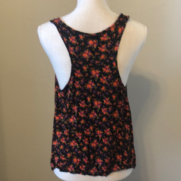 Scoop neck Tank - Picture 2 of 4